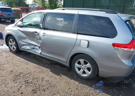 2014 Toyota Sienna Le V6 8 Passenger из США, поврежденный, VIN 5TDKK3DC2ES431811